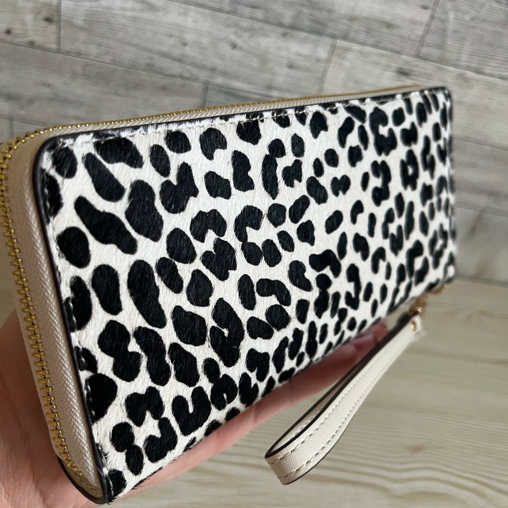 Michael Kors Leopard Print Light Cream Continental Wallet - Picture 2 of 7